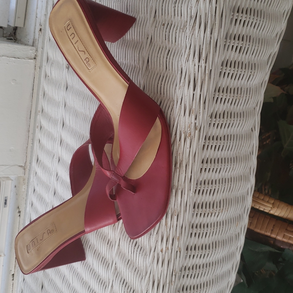 Unisa Red heeled sandal size 9